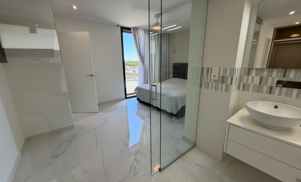 Reventa - 3. Casa indepiende - Ciudad Quesada - La Laguna