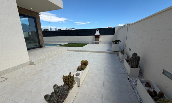 Reventa - 3. Casa indepiende - Ciudad Quesada - La Laguna