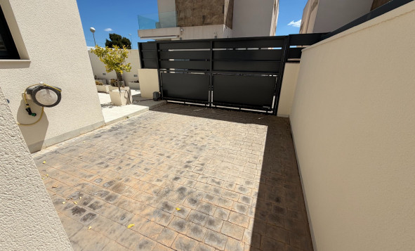 Reventa - 3. Casa indepiende - Ciudad Quesada - La Laguna