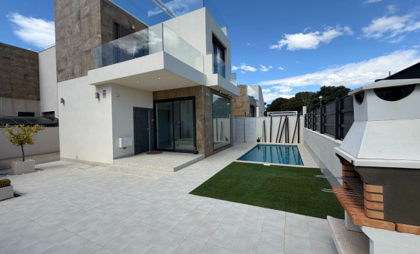 Reventa - 3. Casa indepiende - Ciudad Quesada - La Laguna