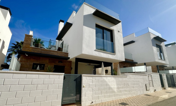 Reventa - 3. Casa indepiende - Orihuela Costa - Lomas de Cabo Roig