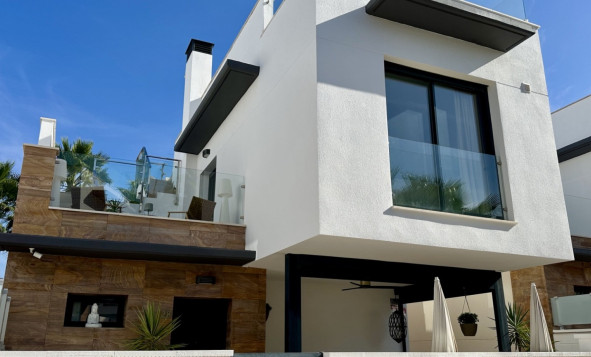 Reventa - 3. Casa indepiende - Orihuela Costa - Lomas de Cabo Roig