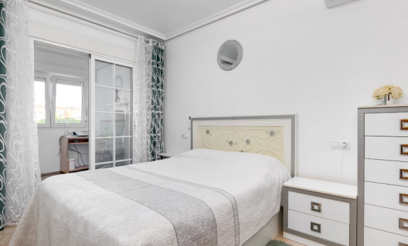 Reventa - 2. Chalet adosado - Torrevieja - Aguas Nuevas