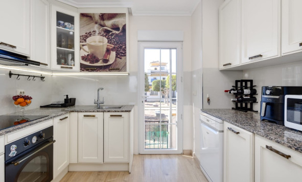 Reventa - 2. Chalet adosado - Torrevieja - Aguas Nuevas