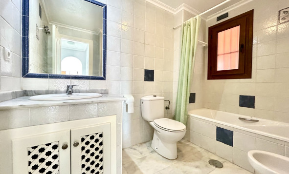 Reventa - 1. Apartamento / piso - Villamartin - Costa Blanca Sur