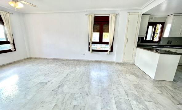 Reventa - 1. Apartamento / piso - Villamartin - Costa Blanca Sur