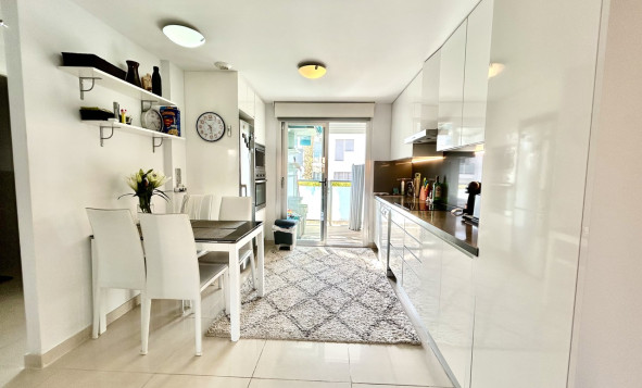 Resale - 1. Apartment / flat - Punta Prima - Costa Blanca South