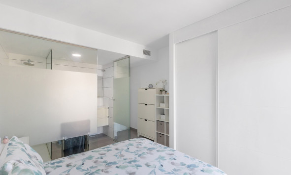 Reventa - 1. Apartamento / piso - Villamartin - Costa Blanca Sur