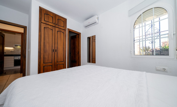 Resale - 3. Detached house - Playa Flamenca - Sportcentre