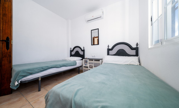 Resale - 3. Detached house - Playa Flamenca - Sportcentre