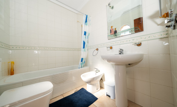 Resale - 3. Detached house - Playa Flamenca - Sportcentre