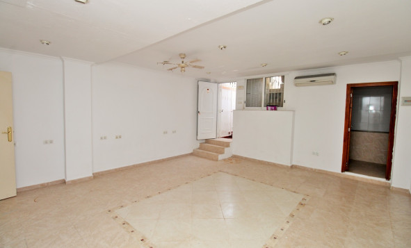 Resale - 2. Town house - Villamartin - Costa Blanca South