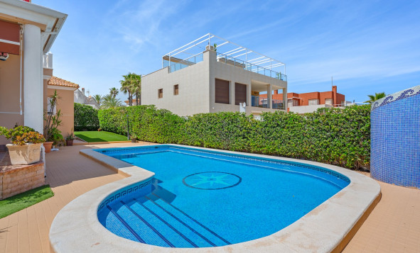 Herverkoop - 3. Vrijstaande villa - Torrevieja - Costa Blanca Zuid