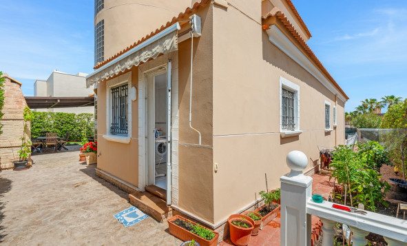Herverkoop - 3. Vrijstaande villa - Torrevieja - Costa Blanca Zuid