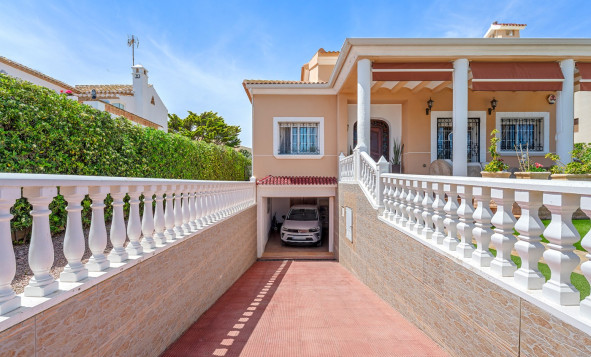 Herverkoop - 3. Vrijstaande villa - Torrevieja - Costa Blanca Zuid