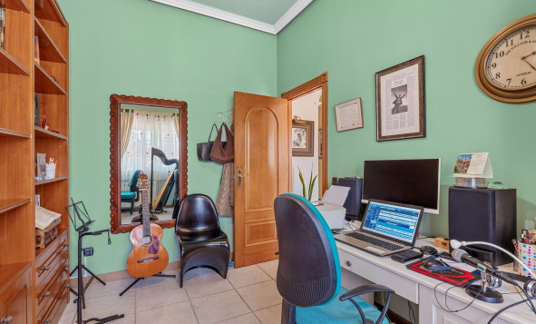 Herverkoop - 3. Vrijstaande villa - Torrevieja - Costa Blanca Zuid