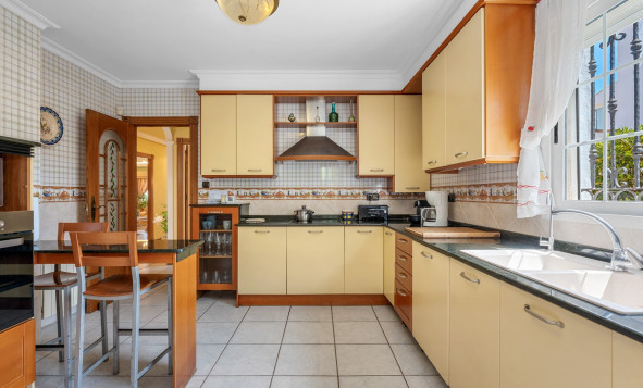 Herverkoop - 3. Vrijstaande villa - Torrevieja - Costa Blanca Zuid