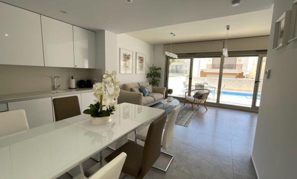 Reventa - 3. Casa indepiende - Villamartín - Villamartin