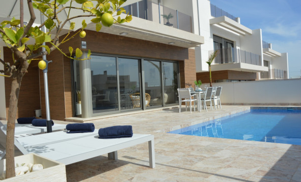 Reventa - 3. Casa indepiende - Villamartín - Villamartin