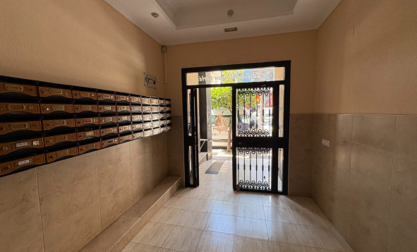 Resale - 1. Apartment / flat - Torrevieja - Costa Blanca South