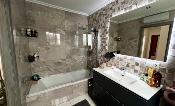 Reventa - 1. Apartamento / piso - Torremendo - Costa Blanca Sur