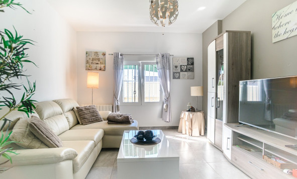 Herverkoop - 3. Vrijstaande villa - Algorfa - ALGORFA