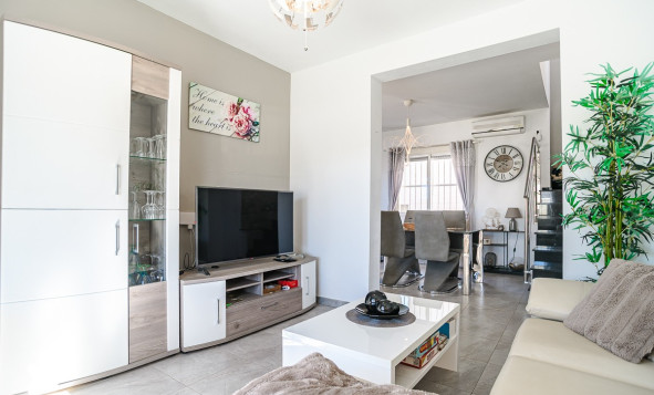 Herverkoop - 3. Vrijstaande villa - Algorfa - ALGORFA