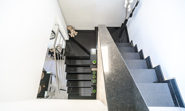 Herverkoop - 3. Vrijstaande villa - Algorfa - ALGORFA