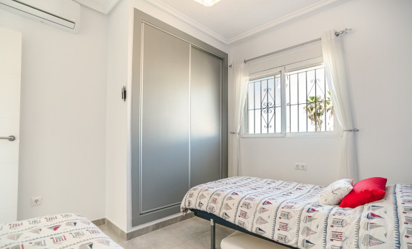 Herverkoop - 3. Vrijstaande villa - Algorfa - ALGORFA
