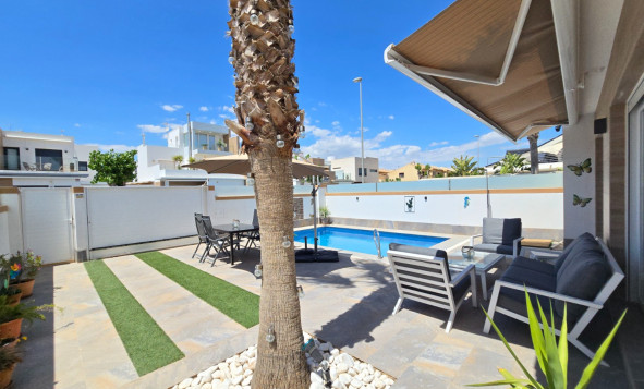 Resale - Villa * - Pilar de la Horadada - Costa Blanca South
