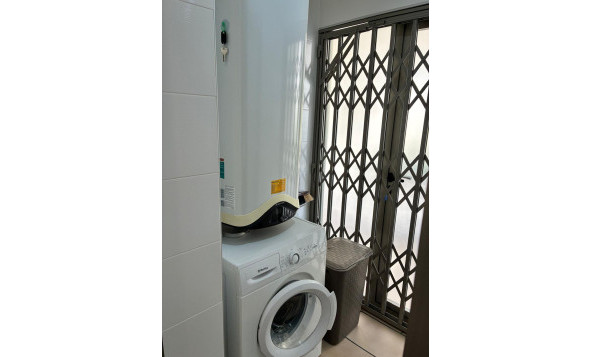 Reventa - 1. Apartamento / piso - Villamartin - Costa Blanca Sur
