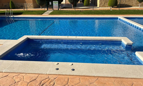 Reventa - 1. Apartamento / piso - Villamartin - Costa Blanca Sur