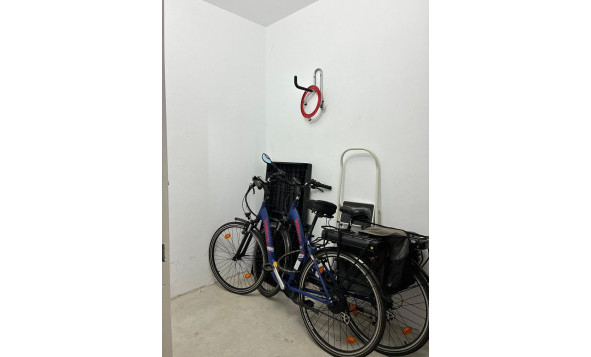 Reventa - 1. Apartamento / piso - Villamartin - Costa Blanca Sur