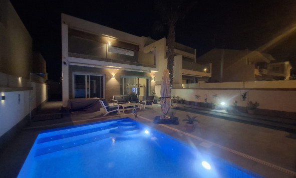 Resale - Villa * - Pilar de la Horadada - Costa Blanca South