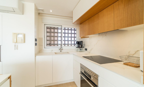 Resale - 1. Apartment / flat - Guardamar del Segura - Puerto Deportivo