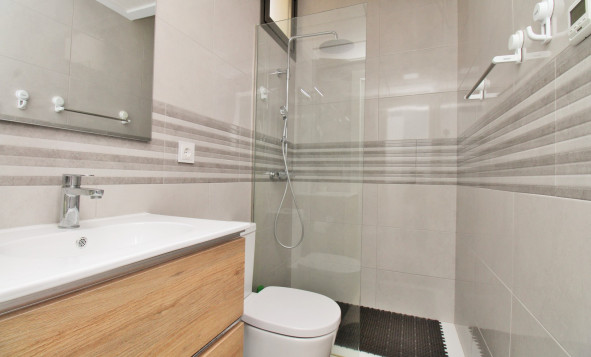 Resale - 3. Detached house - Villamartin - Costa Blanca South