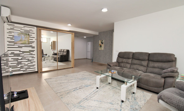 Resale - 3. Detached house - Villamartin - Costa Blanca South