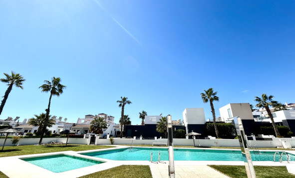 Reventa - 1. Apartamento / piso - Villamartin - Costa Blanca Sur