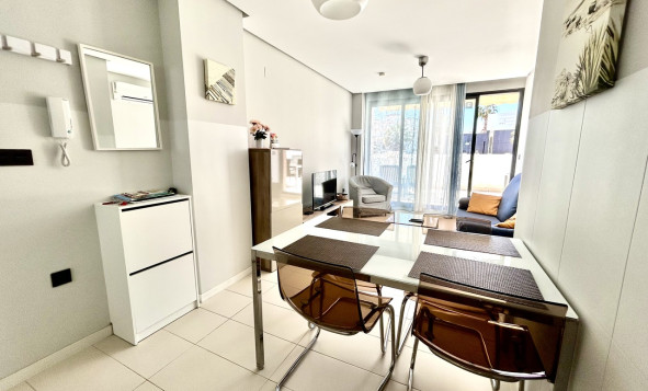 Reventa - 1. Apartamento / piso - Villamartin - Costa Blanca Sur