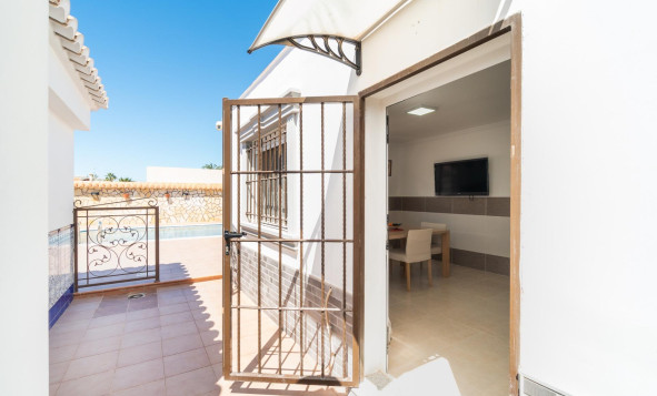 Herverkoop - 3. Vrijstaande villa - Torrevieja - Costa Blanca Zuid