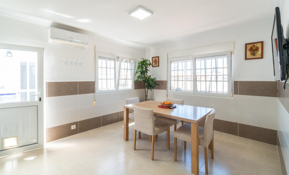 Herverkoop - 3. Vrijstaande villa - Torrevieja - Costa Blanca Zuid