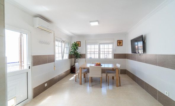 Herverkoop - 3. Vrijstaande villa - Torrevieja - Costa Blanca Zuid