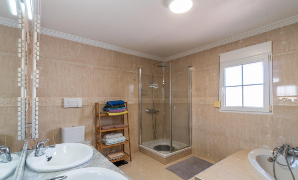 Herverkoop - 3. Vrijstaande villa - Torrevieja - Costa Blanca Zuid