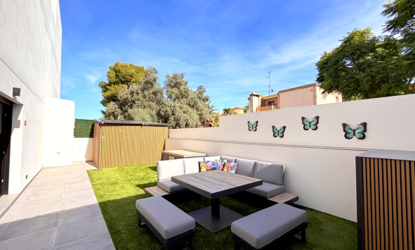 Herverkoop - 3. Vrijstaande villa - Villamartin - Costa Blanca Zuid