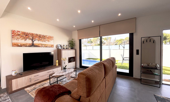 Herverkoop - 3. Vrijstaande villa - Villamartin - Costa Blanca Zuid