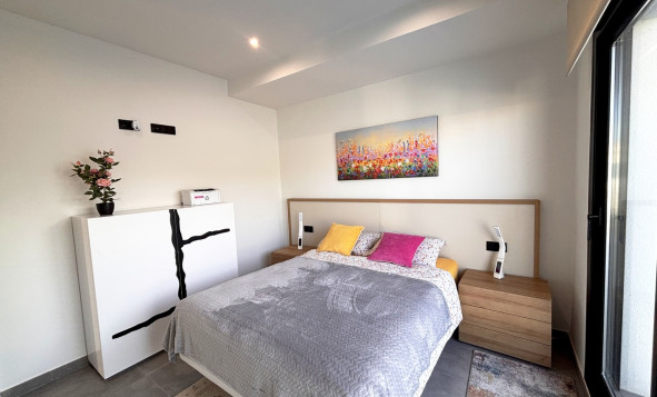 Herverkoop - 3. Vrijstaande villa - Villamartin - Costa Blanca Zuid