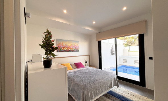 Herverkoop - 3. Vrijstaande villa - Villamartin - Costa Blanca Zuid