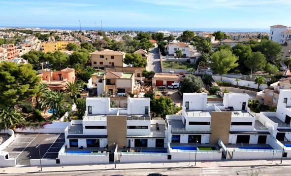Herverkoop - 3. Vrijstaande villa - Villamartin - Costa Blanca Zuid