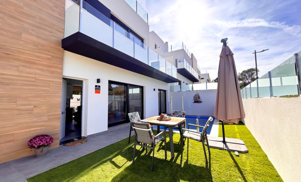 Herverkoop - 3. Vrijstaande villa - Villamartin - Costa Blanca Zuid