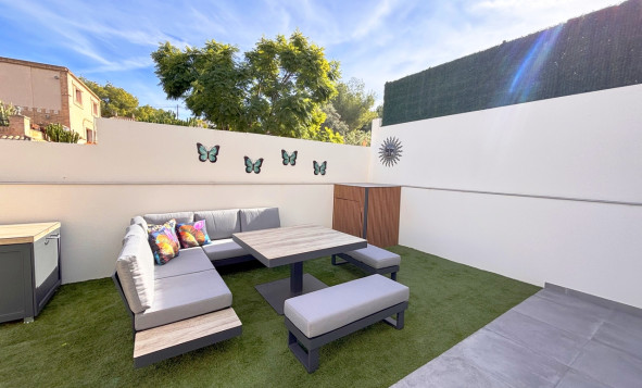 Herverkoop - 3. Vrijstaande villa - Villamartin - Costa Blanca Zuid